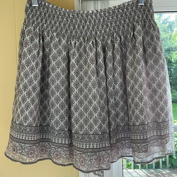 Joie gray and pink print mini skirt. Size M. - Picture 1 of 8